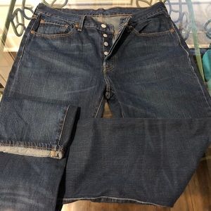 Levi’s 31”x32” button front